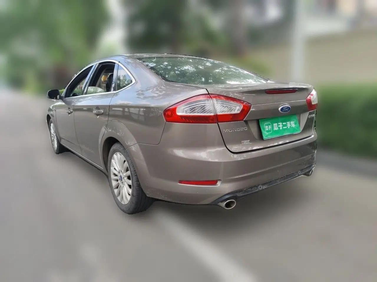 Ford Mondeo 2011 2.3L Luxury Model — миниатюра 4