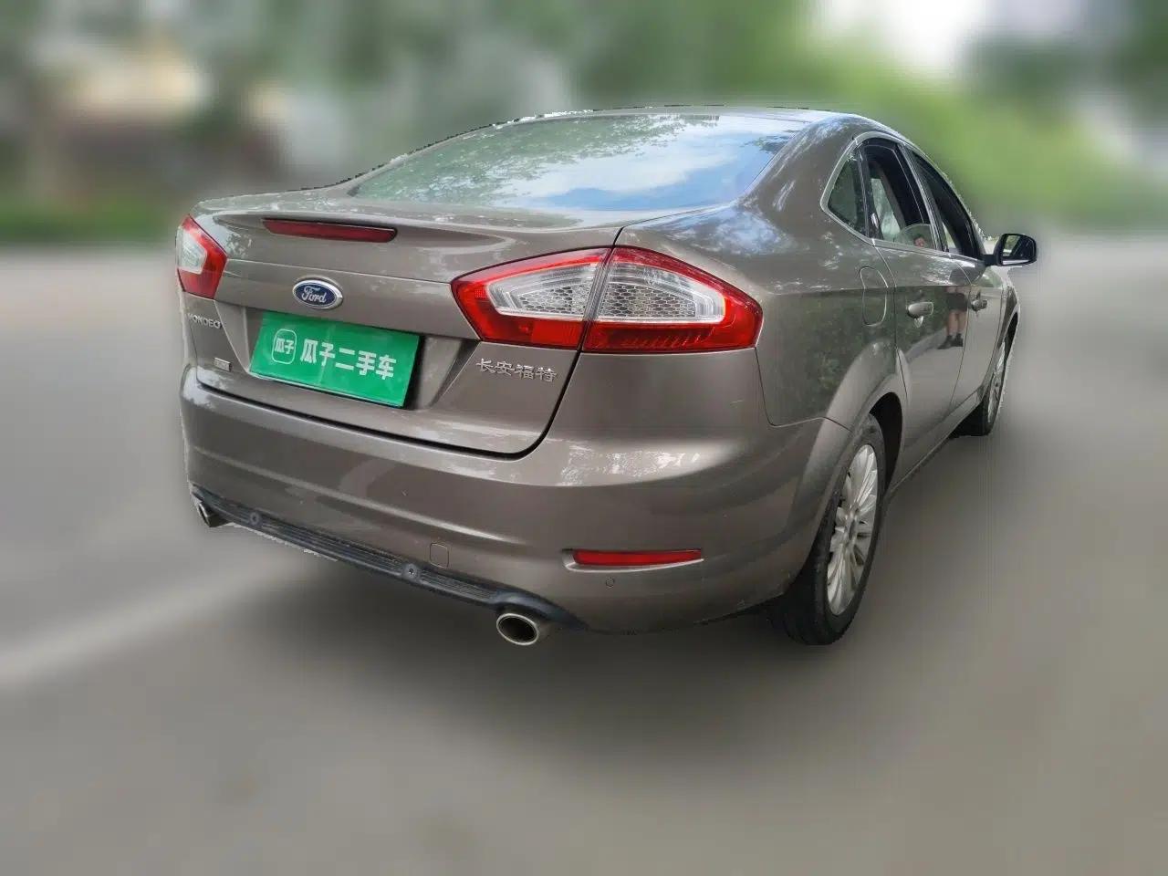 Ford Mondeo 2011 2.3L Luxury Model — миниатюра 6
