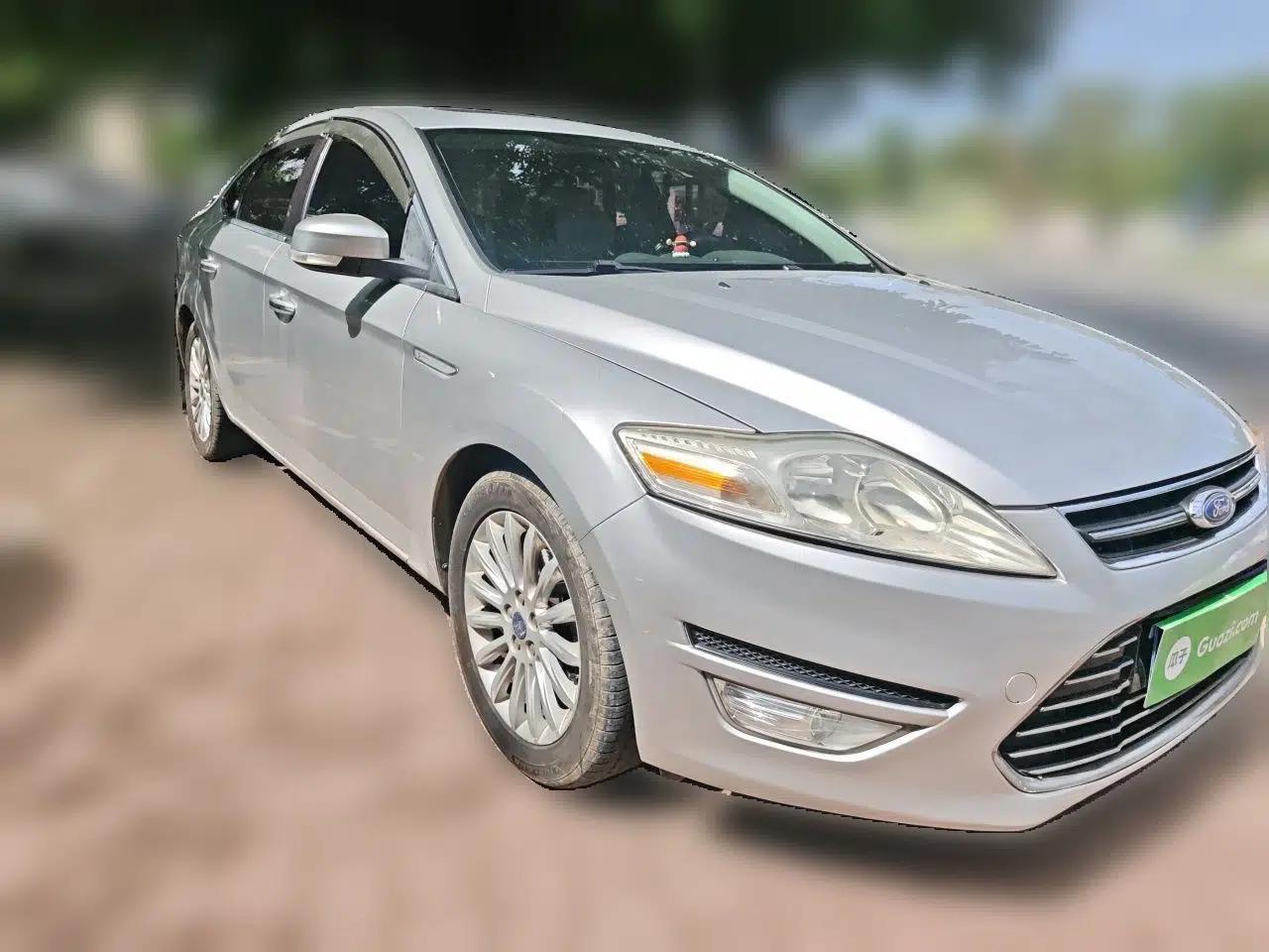 Ford Mondeo 2011 2.0L GTDi 200 Fashion Edition — миниатюра 3