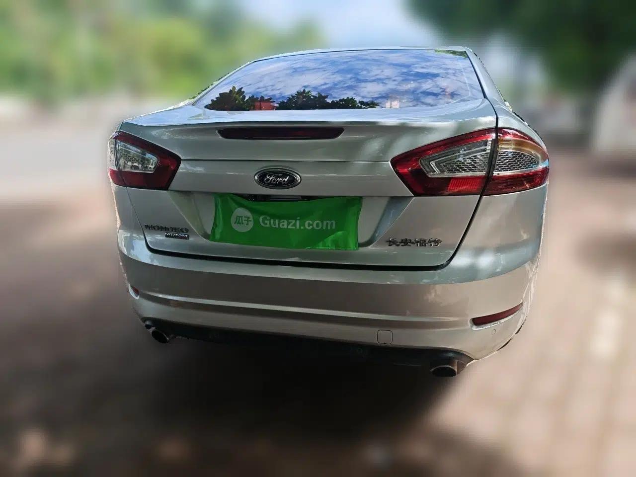 Ford Mondeo 2011 2.0L GTDi 200 Fashion Edition — миниатюра 5