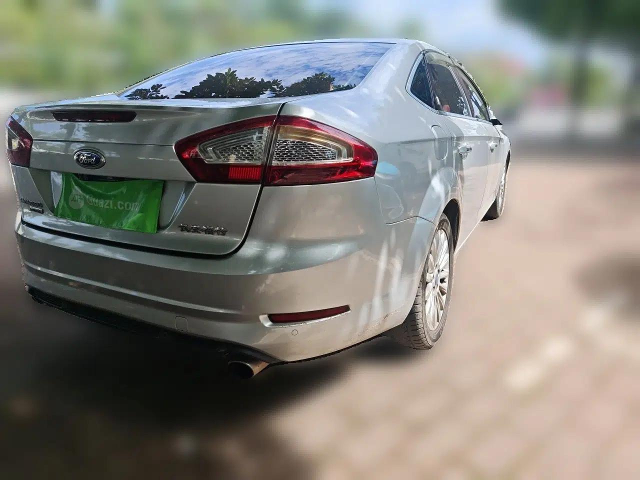 Ford Mondeo 2011 2.0L GTDi 200 Fashion Edition — миниатюра 6