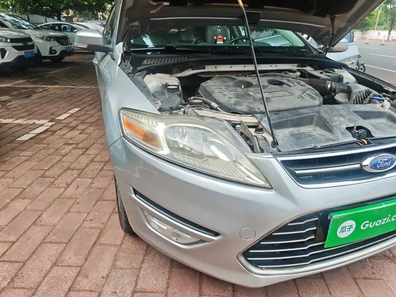 Ford Mondeo 2011 2.0L GTDi 200 Fashion Edition — миниатюра 7