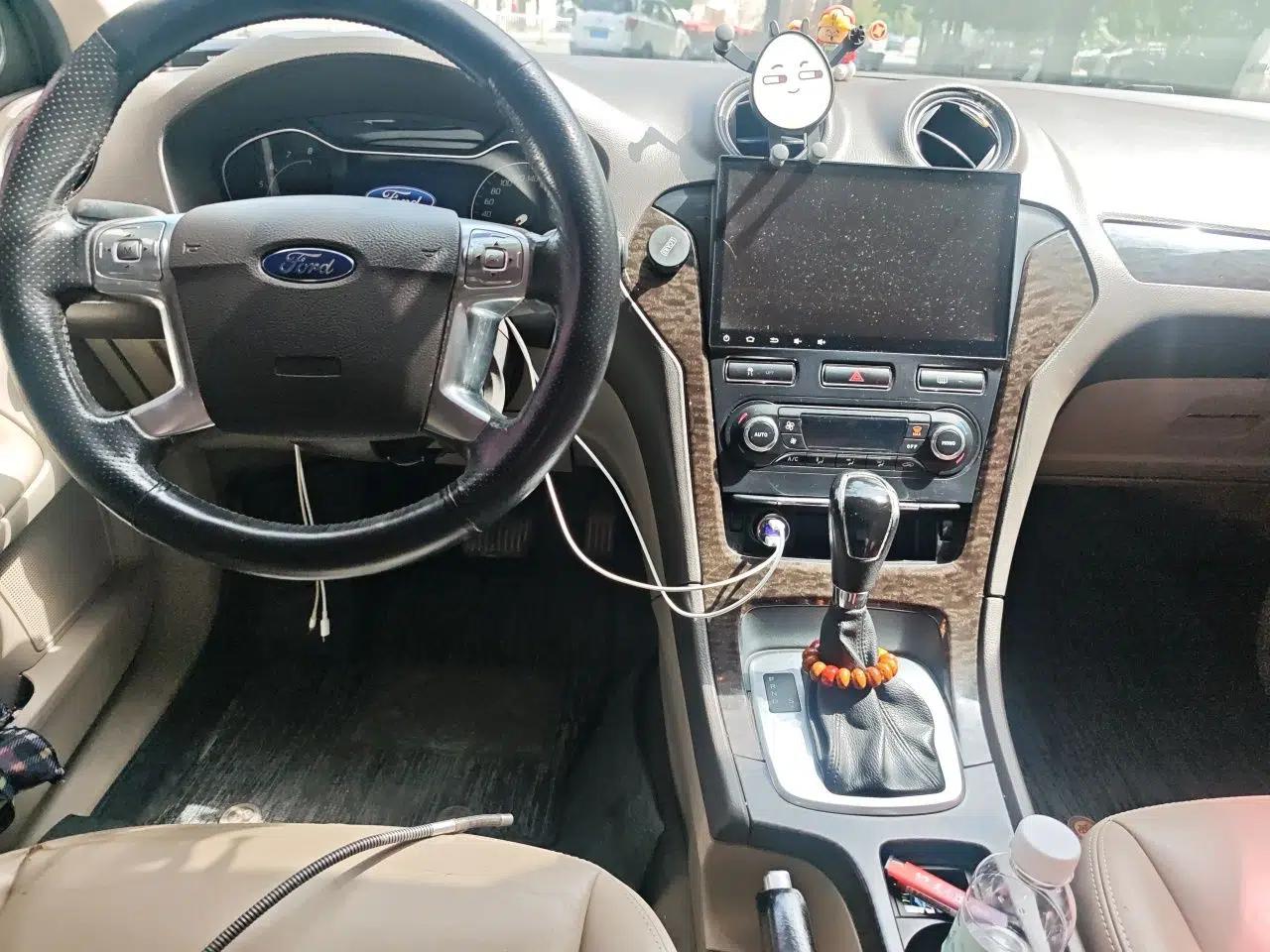 Ford Mondeo 2011 2.0L GTDi 200 Fashion Edition — миниатюра 9