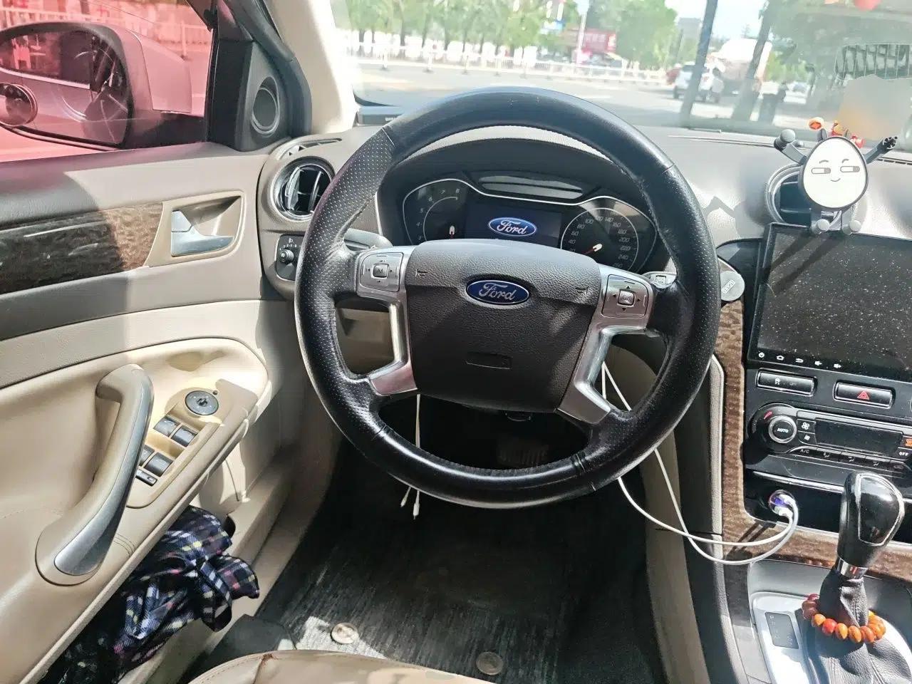 Ford Mondeo 2011 2.0L GTDi 200 Fashion Edition — миниатюра 10