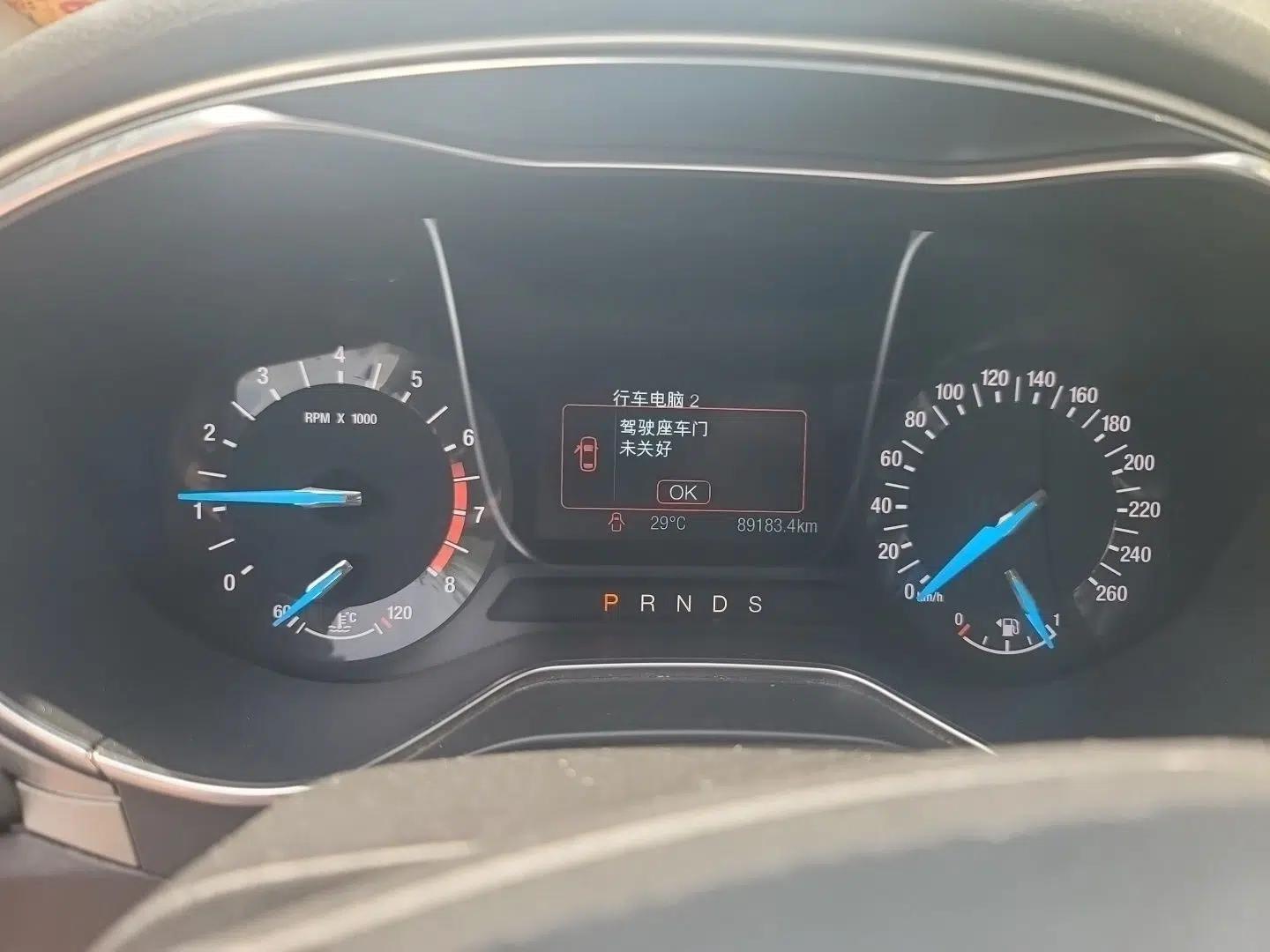 Ford Mondeo 2013 2.0L GTDi 200 Fashion Edition — миниатюра 11