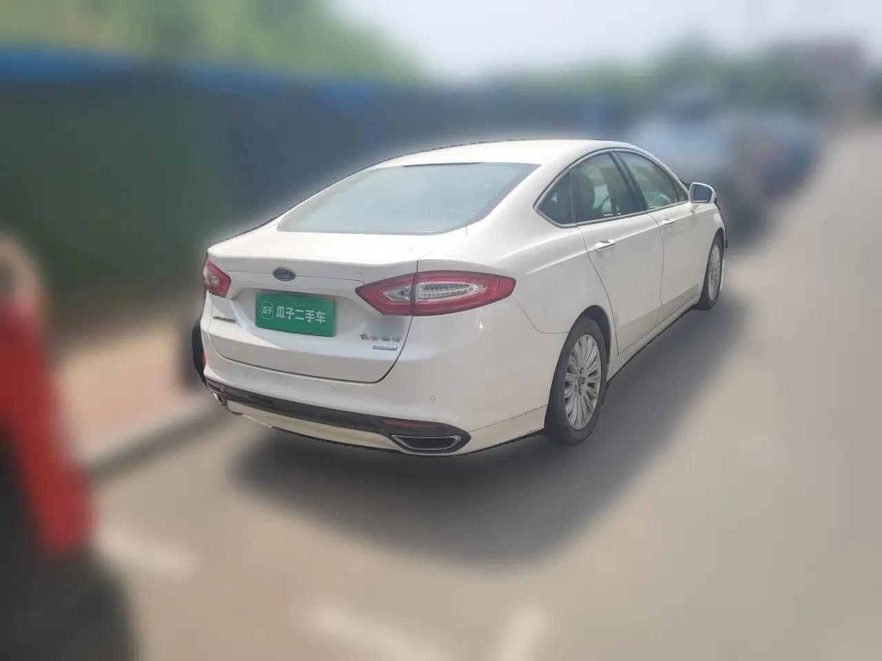 Ford Mondeo 2013 2.0L GTDi 200 Fashion Edition — миниатюра 6