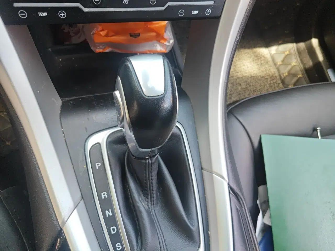 Ford Mondeo 2013 1.5L GTDi180 Fashion Edition — миниатюра 14