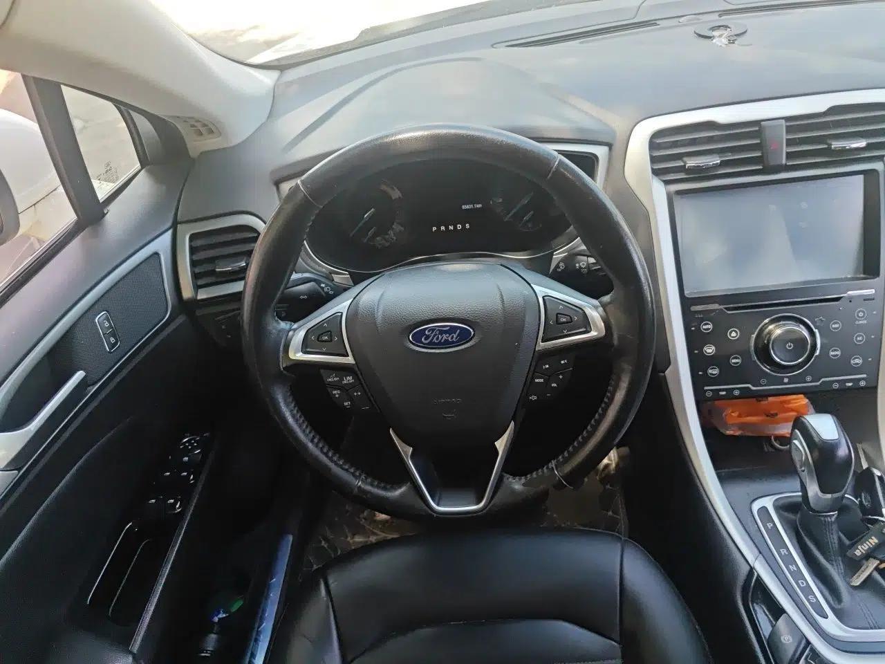 Ford Mondeo 2013 1.5L GTDi180 Fashion Edition — миниатюра 10