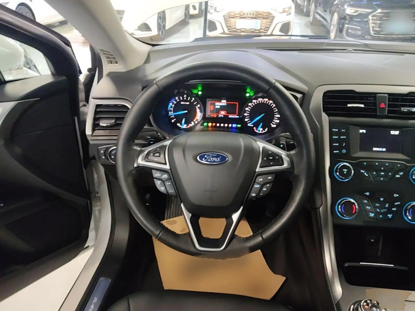 Ford Mondeo 2018 EcoBoost 180 Smart Control Fashion Model China V Standard — миниатюра 13