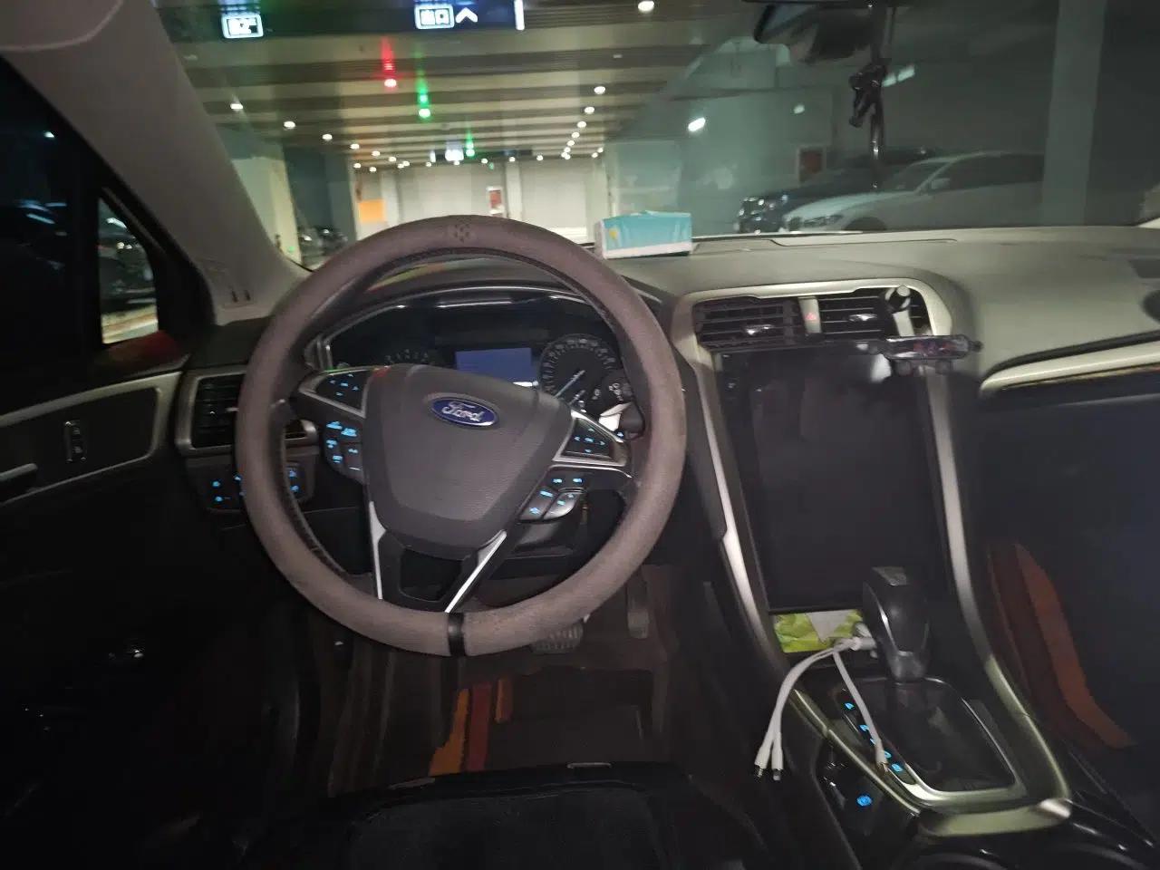Ford Mondeo 2013 2.0L GTDi 200 Fashion Edition — миниатюра 7