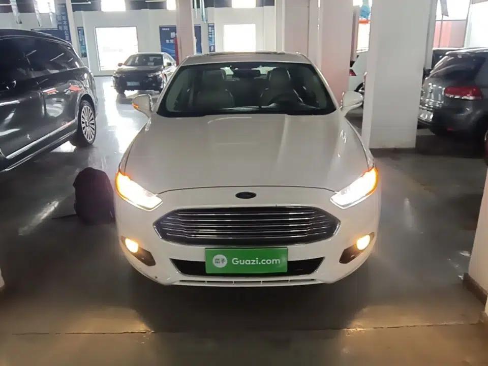 Ford Mondeo 2013 2.0L GTDi 200 Fashion Edition — миниатюра 2