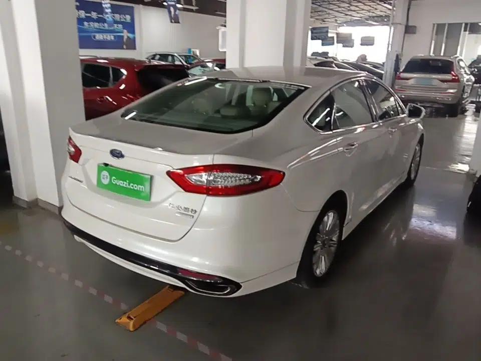 Ford Mondeo 2013 2.0L GTDi 200 Fashion Edition — миниатюра 6