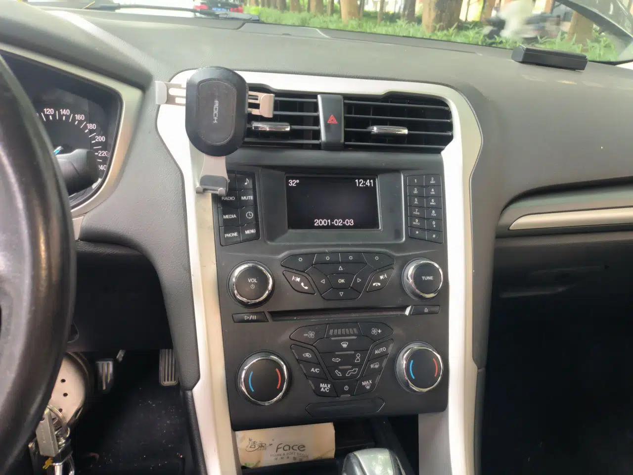 Ford Mondeo 2013 1.5L GTDi180 Fashion Edition — миниатюра 13