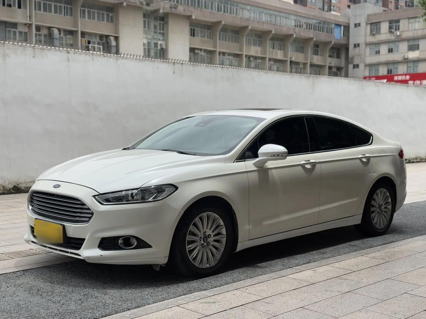 Ford Mondeo 2013 2.0L GTDi 200 Fashion Edition — миниатюра 1