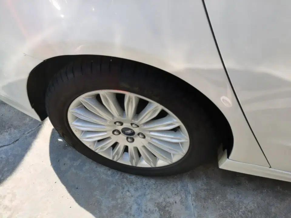 Ford Mondeo 2013 2.0L GTDi 200 Fashion Edition — миниатюра 11