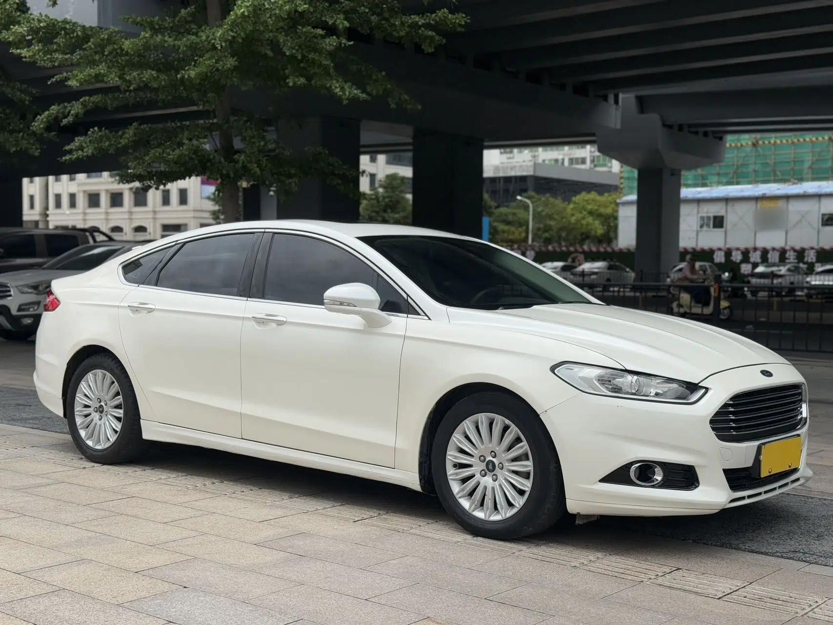 Ford Mondeo 2013 2.0L GTDi 200 Fashion Edition — миниатюра 12