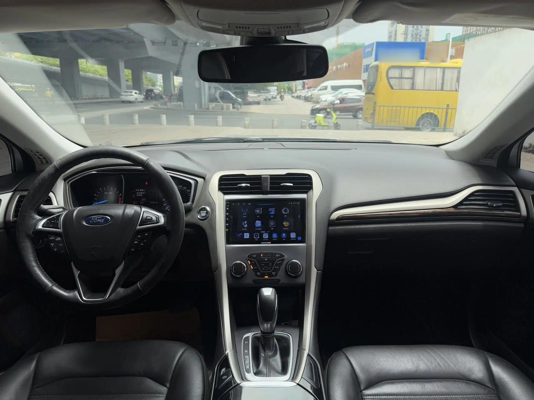 Ford Mondeo 2013 2.0L GTDi 200 Fashion Edition — миниатюра 18
