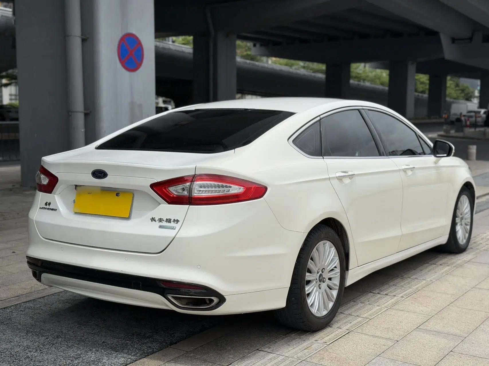 Ford Mondeo 2013 2.0L GTDi 200 Fashion Edition — миниатюра 6