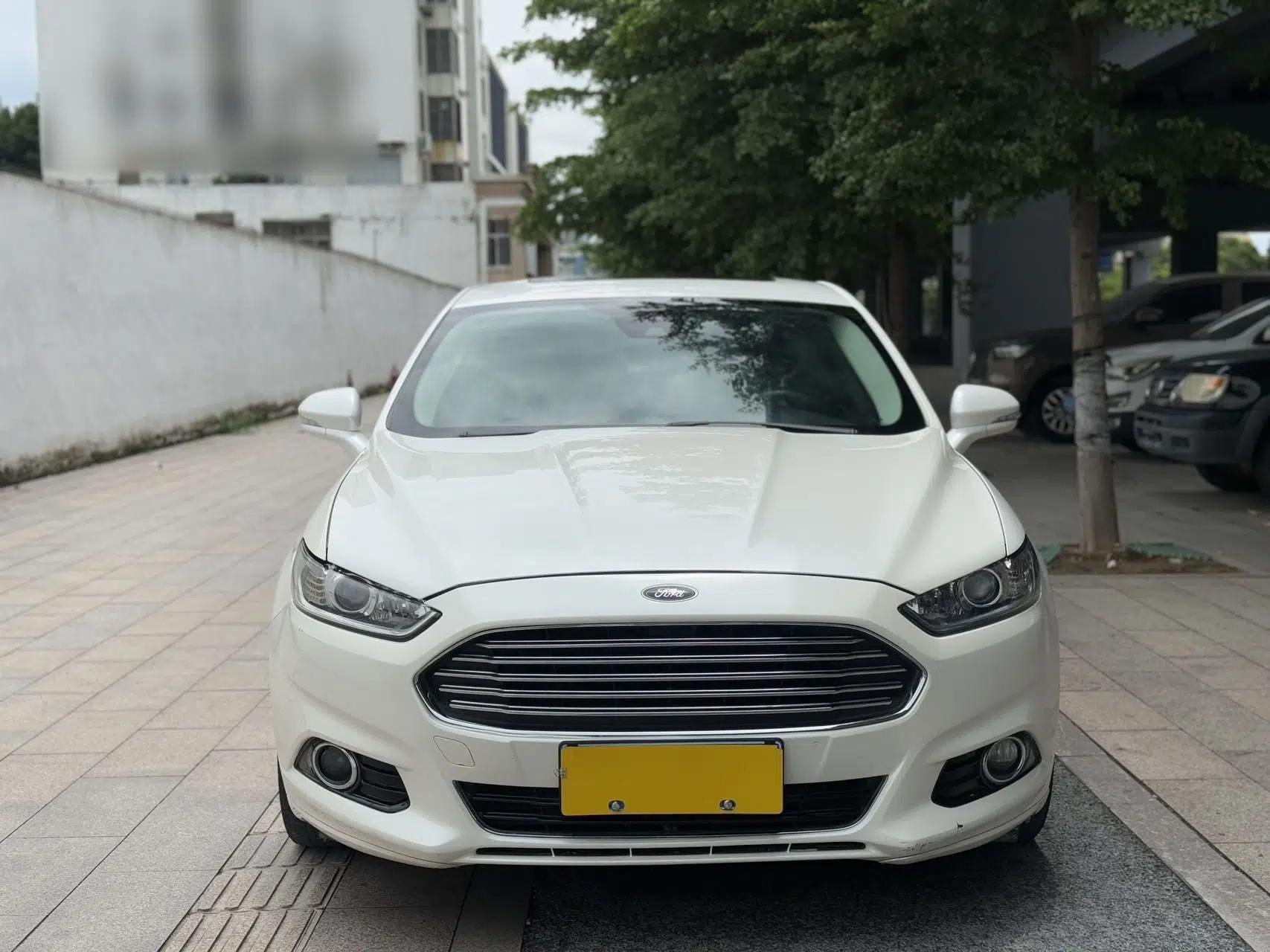 Ford Mondeo 2013 2.0L GTDi 200 Fashion Edition — миниатюра 8
