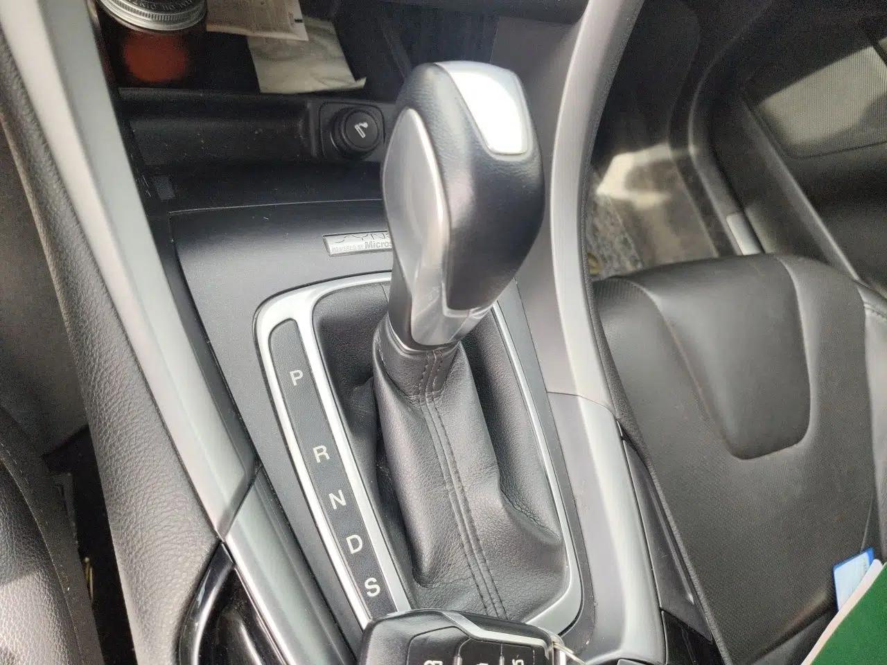 Ford Mondeo 2013 2.0L GTDi240 Luxury Sport Model — миниатюра 14