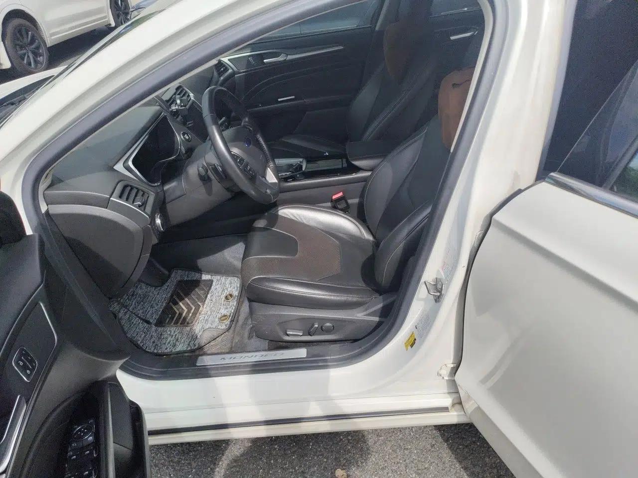 Ford Mondeo 2013 2.0L GTDi240 Luxury Sport Model — миниатюра 15