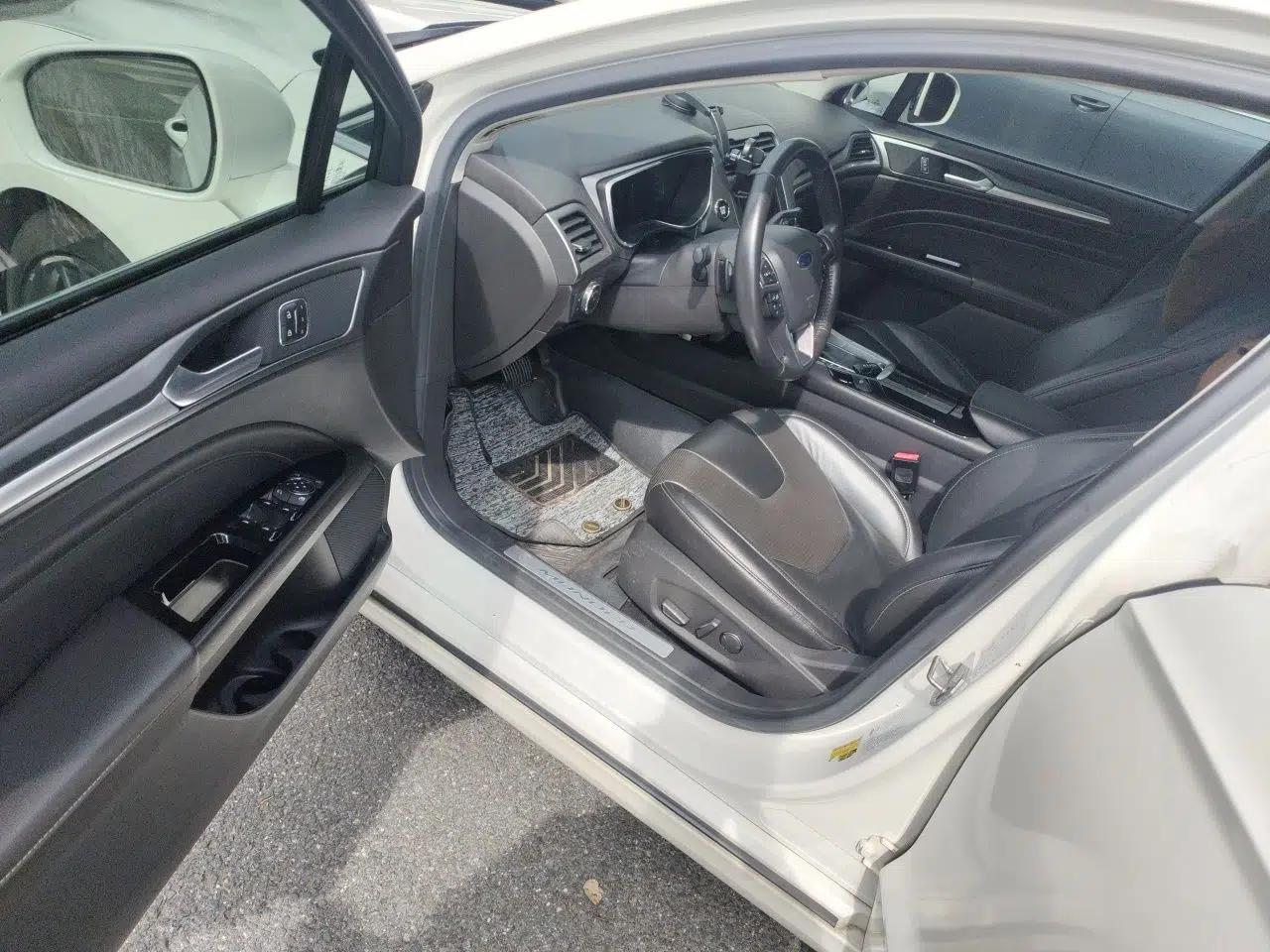 Ford Mondeo 2013 2.0L GTDi240 Luxury Sport Model — миниатюра 16