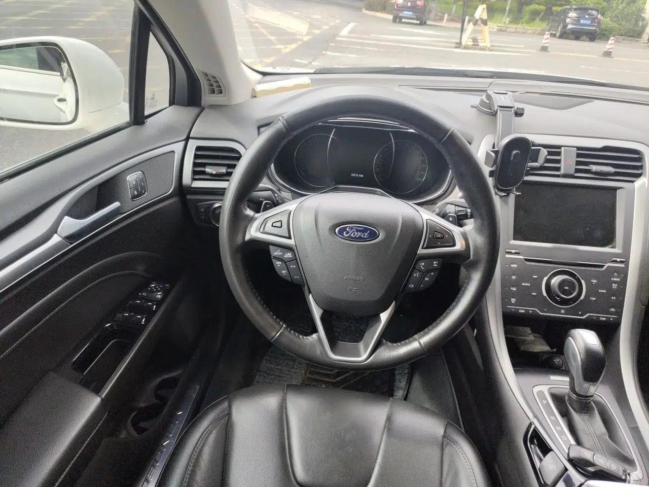 Ford Mondeo 2013 2.0L GTDi240 Luxury Sport Model — миниатюра 10