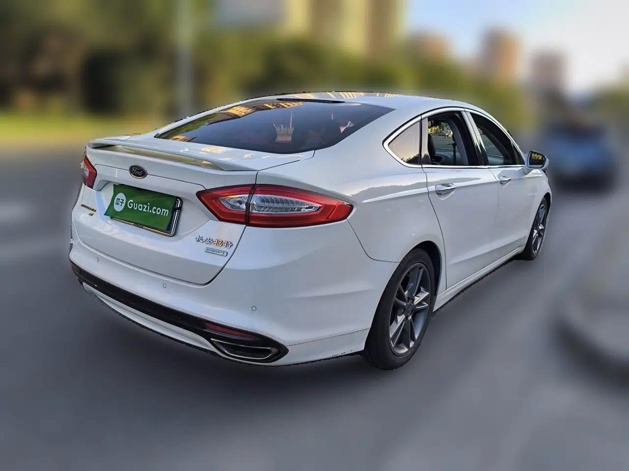 Ford Mondeo 2013 2.0L GTDi240 Luxury Sport Model — миниатюра 6