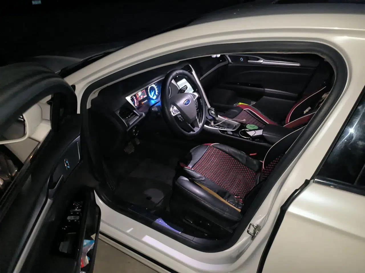 Ford Mondeo 2013 1.5L GTDi180 Fashion Edition — миниатюра 16