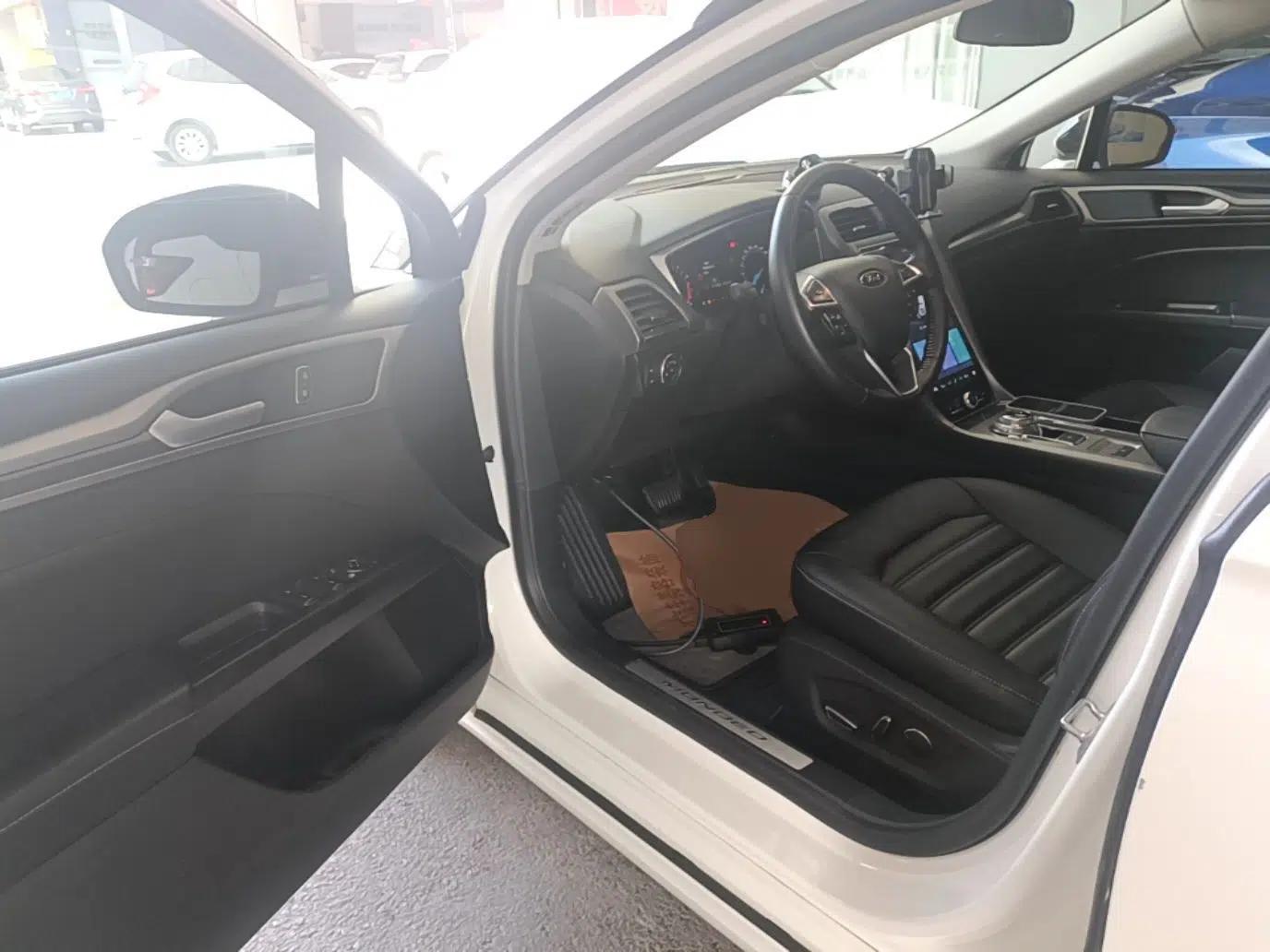Ford Mondeo 2020 EcoBoost 180 Stylish Model — миниатюра 24