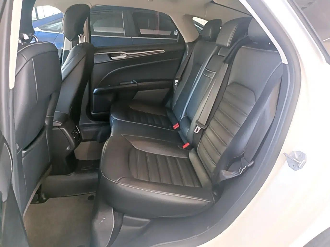 Ford Mondeo 2020 EcoBoost 180 Stylish Model — миниатюра 26