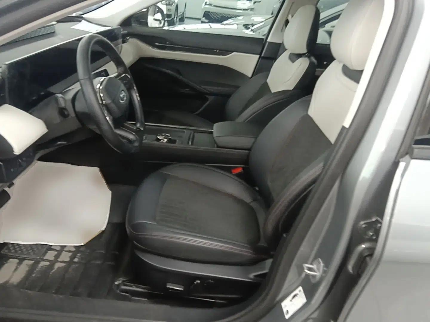 Ford Mondeo 2022 Restyled EcoBoost 245 Luxury Version — миниатюра 17