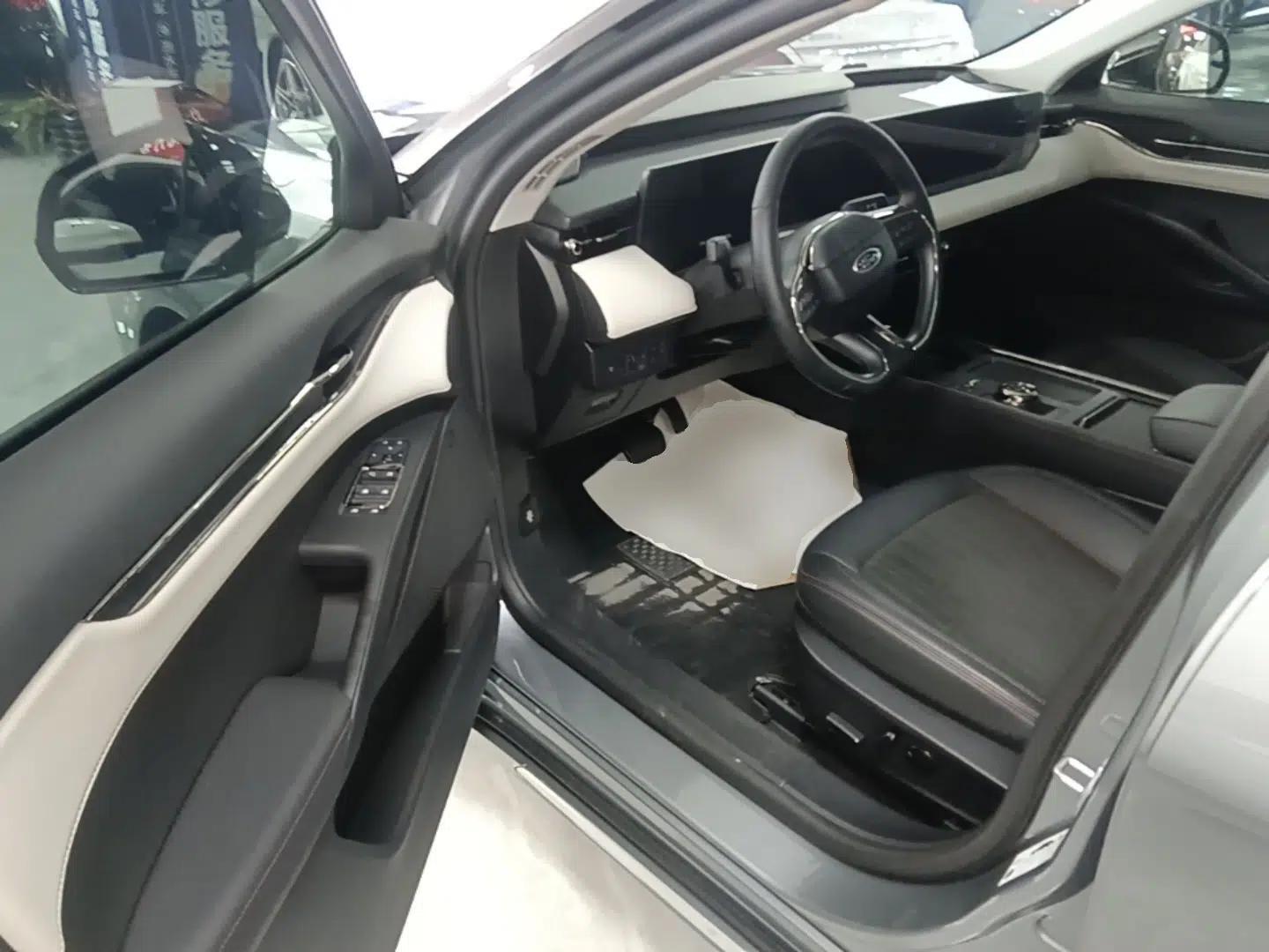 Ford Mondeo 2022 Restyled EcoBoost 245 Luxury Version — миниатюра 18
