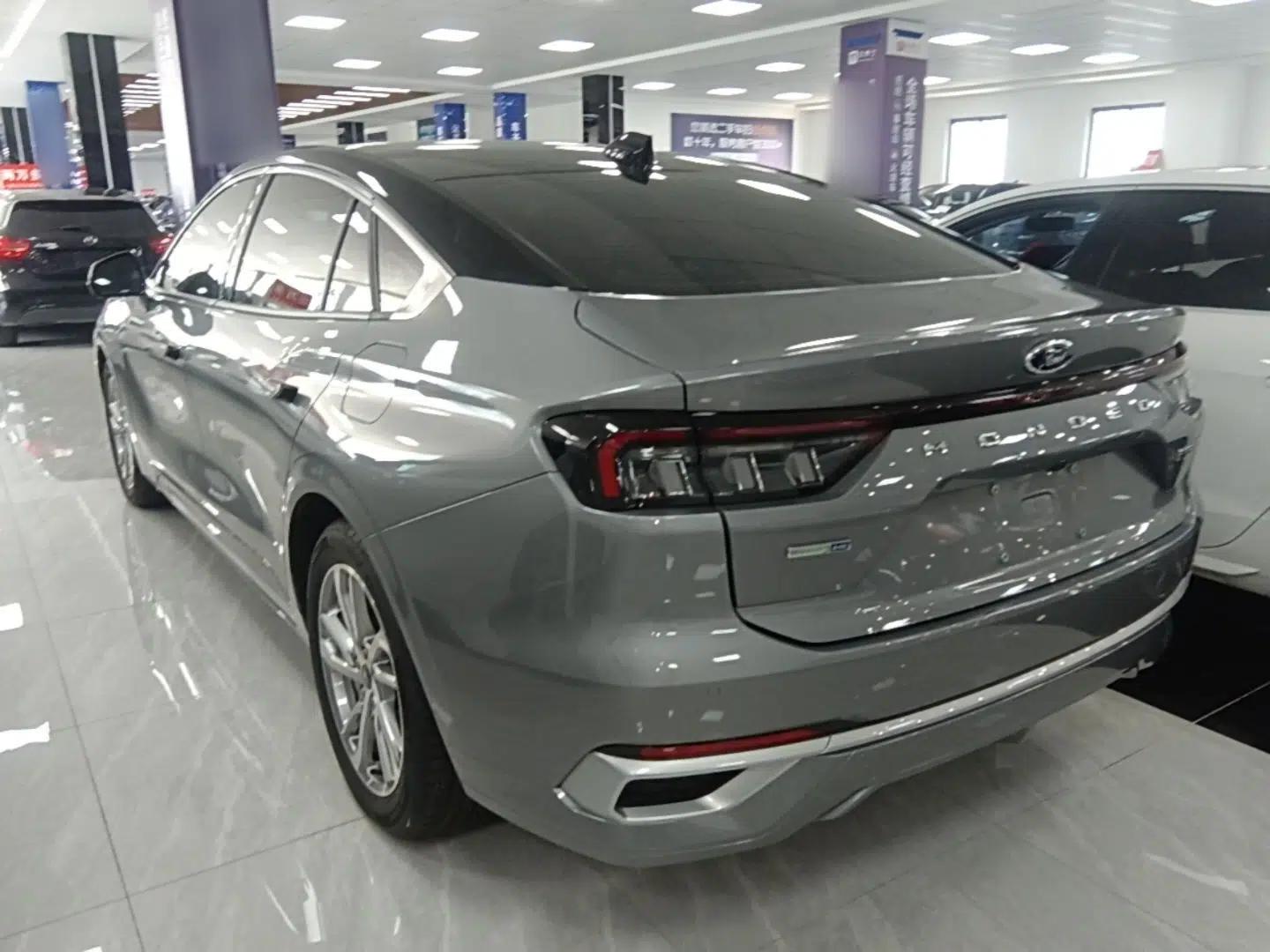 Ford Mondeo 2022 Restyled EcoBoost 245 Luxury Version — миниатюра 4