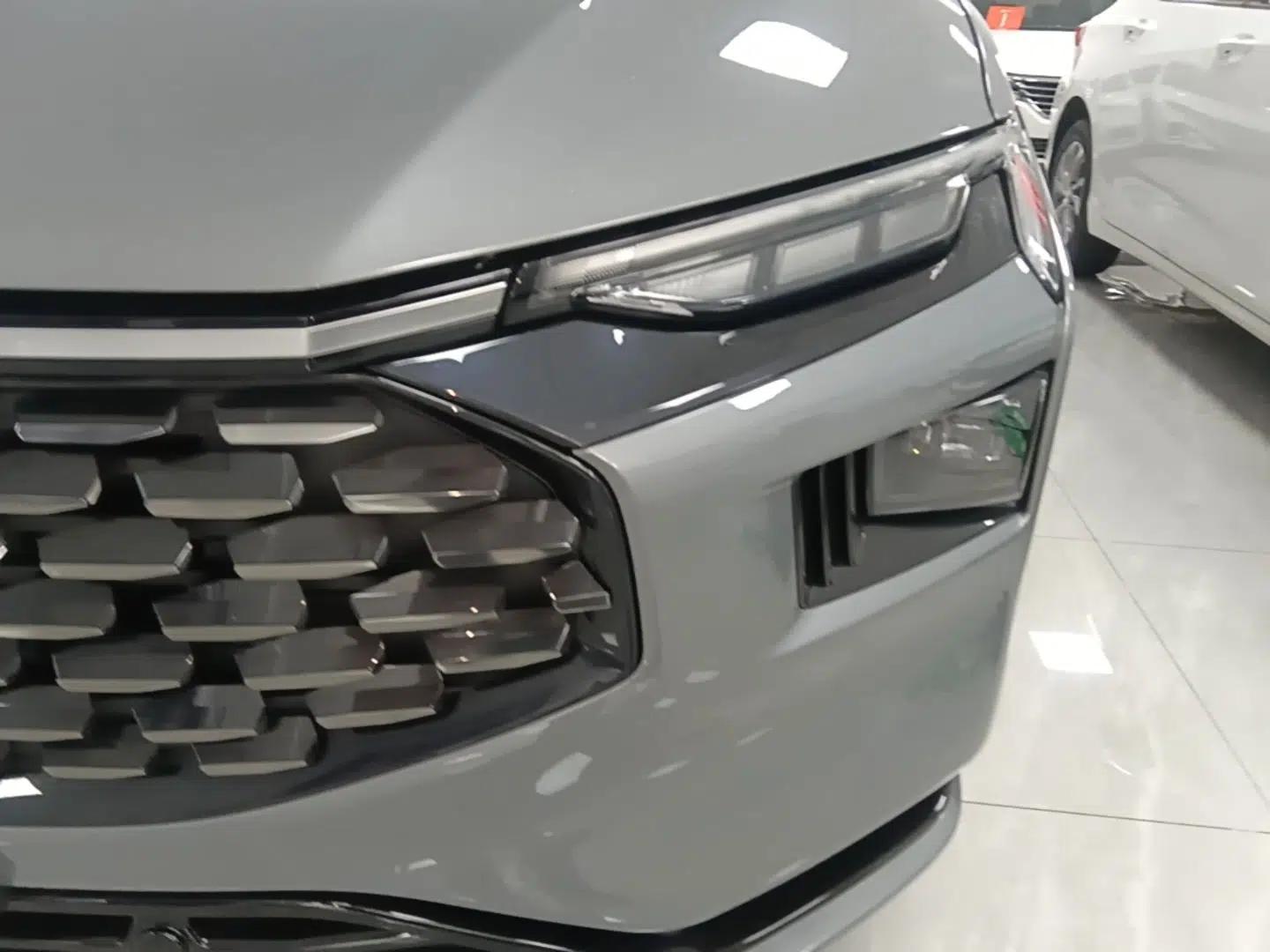 Ford Mondeo 2022 Restyled EcoBoost 245 Luxury Version — миниатюра 8