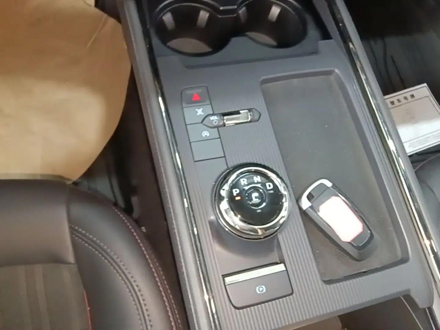 Ford Mondeo 2022 Restyled EcoBoost 245 Luxury Version — миниатюра 16