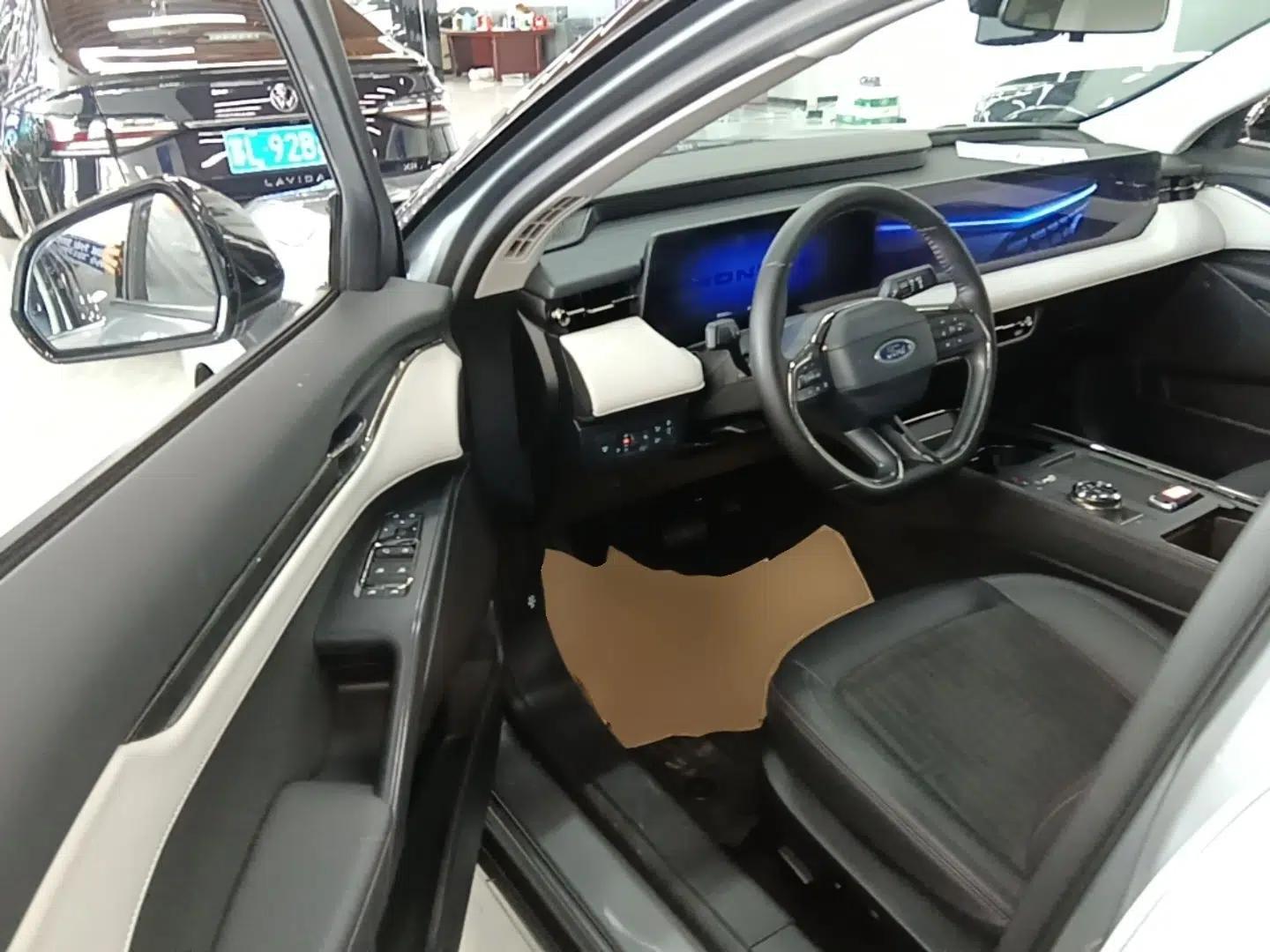 Ford Mondeo 2022 Restyled EcoBoost 245 Luxury Version — миниатюра 18