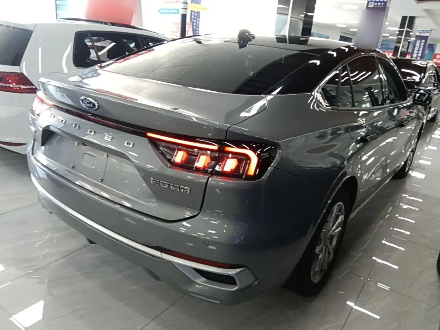 Ford Mondeo 2022 Restyled EcoBoost 245 Luxury Version — миниатюра 6