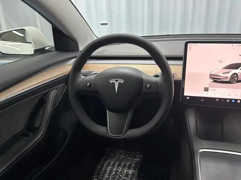 Model 3 2022 Rear-Wheel Drive — миниатюра 16