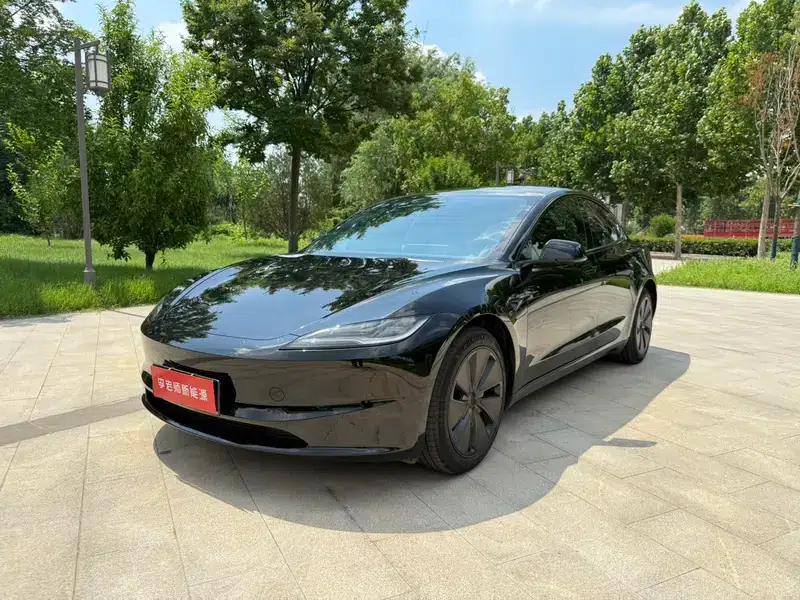Model 3 2023 Rear-Wheel Drive — миниатюра 1