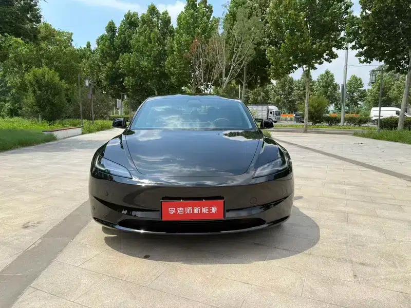 Model 3 2023 Rear-Wheel Drive — миниатюра 2