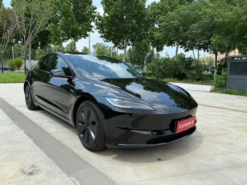 Model 3 2023 Rear-Wheel Drive — миниатюра 3