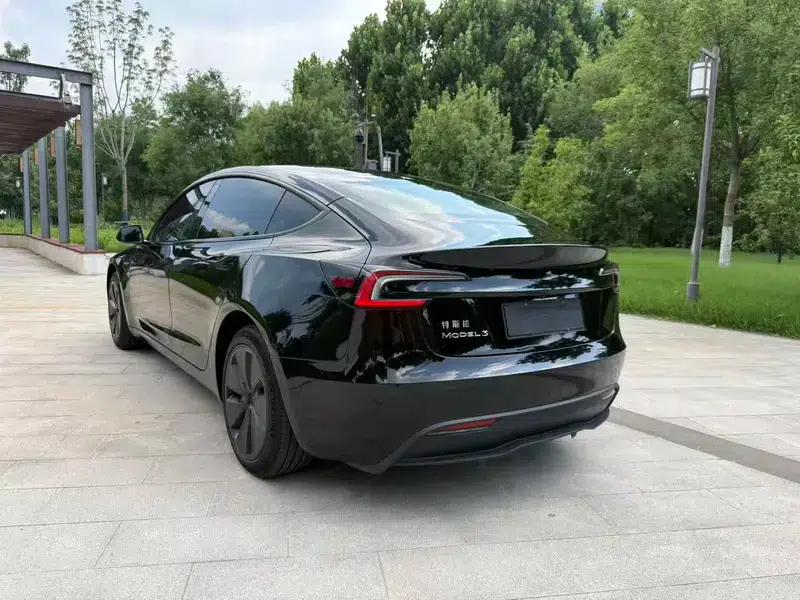 Model 3 2023 Rear-Wheel Drive — миниатюра 4