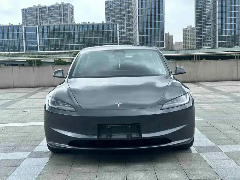 Model 3 2025 Rear-Wheel Drive — миниатюра 2