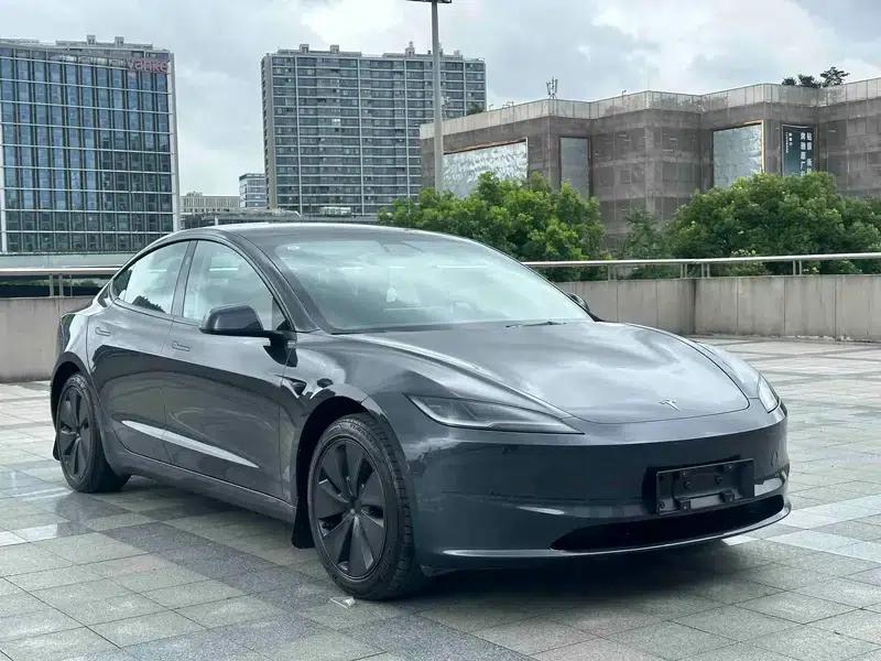 Model 3 2025 Rear-Wheel Drive — миниатюра 3