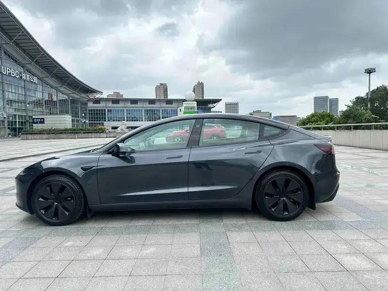 Model 3 2025 Rear-Wheel Drive — миниатюра 4