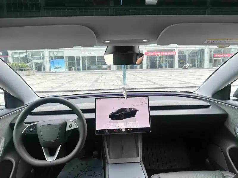 Model 3 2025 Rear-Wheel Drive — миниатюра 8
