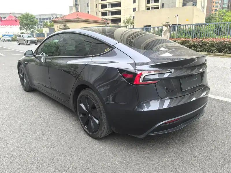 Model 3 2023 Rear-Wheel Drive — миниатюра 4