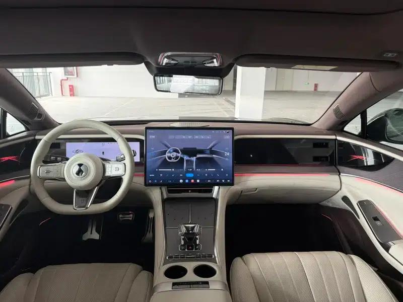 Denza Z9GT DM 2024 1100 AWD Ultra Edition — миниатюра 12