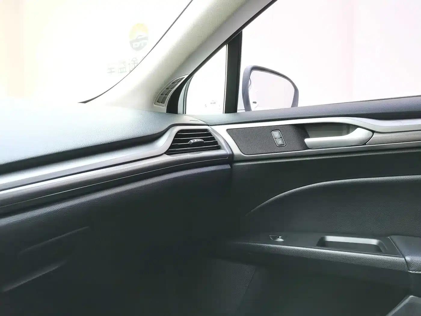 2017 Ford Mondeo EcoBoost 200 Fashion Edition — миниатюра 24